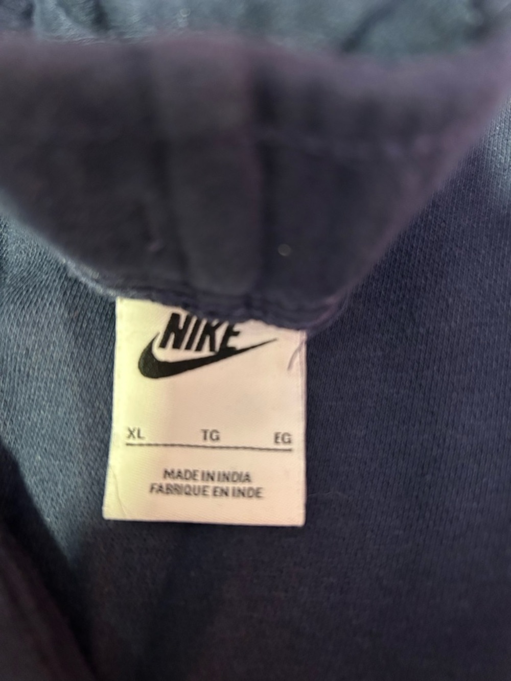 Nike Sportswear Club Fleece joggers in a navy blue colorway. - Picture 3 of 4